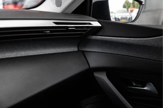 Peugeot 408 1.2 Hybrid 145 e-DCS6 Allure  | Camera | 19" | ACC / 47