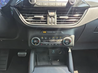 Ford Kuga 2.5 PHEV Vignale | Climate Control | Cruise Control | Navigatie | Camera | Stoelverwarming | Panoramadak | Stoelverwarming voor en achter | / 18