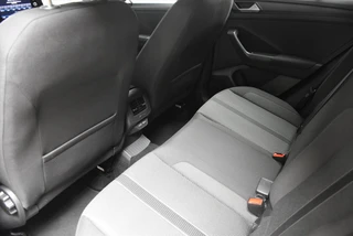 Volkswagen T-Roc 1.5 TSI 150pk 7-DSG Life Business / 14