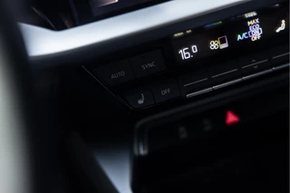 Audi A3 Sportback 35 TFSI S Line  | Carplay | Stoelver. | Parkeersens. | / 47