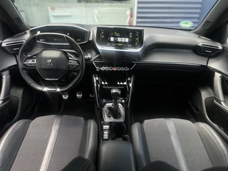 Peugeot 2008 1.2 PureTech 130PK GT | Cruise Control | Climate Control | Apple Carplay/Android Auto | Navigatie | Full LED | Parkeercamera/-sensoren | Keyless Entry/Start | Sfeerverlichting | DAB | Dealer onderhouden | / 15