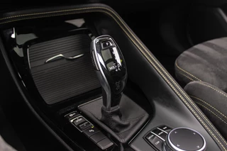 BMW X2 sDrive18i High Executive M-sport | 2e eigenaar | Driving Assistant | Panoramadak | 19 inch | Keyless entry | Head-up | Shadow line | HiFi audio | Stoelverwarming | Alcantara / 30