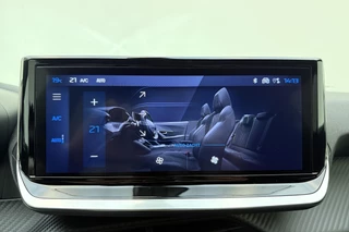 Peugeot 2008 1.2 Hybrid 145 Allure | Climate & Cruise control | Achteruitrijcamera |voorstoelen verwarmd | Parkeersensoren | AppleCarplay / AndroidAuto | Full LED / 28