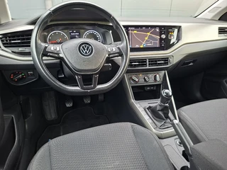 Volkswagen Polo 1.0 TSI Comfortline * Navigatiesysteem * 37.000KM! * Cruise control * LM Velgen * / 32