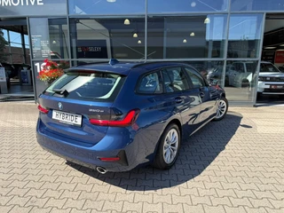 BMW 3-serie Touring 320e High Executive *Laser Koplampen* / 2