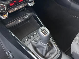 Kia Stonic 1.0 T-GDi MHEV DynamicPlusLine  - Camera - Stoel/stuurverarming - AppleCarplay - Android Auto - Fabrieksgarantie tot 04-2032 of 150.000km / 32