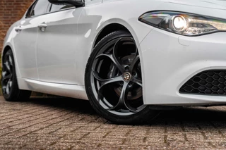 Alfa Romeo Giulia 2.0T Super 200 PK Aut Pano Keyless Half/Leder Xenon 19'' / 38