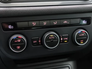 Volkswagen Tiguan 1.4 TSi R-Line Edition 125 Pk | Panoramadak | Trekhaak | Camera | Cruise Control | Climatronic | Navigatie | 18 Inch / 28