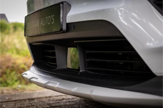 Porsche Macan 4 100 kWh  Pano Luchtvering Sport Chrono Matrix Passenger Display / 20