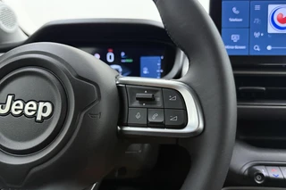 Jeep Avenger Summit 54 kWh | SOH: 98% | Climate & Adaptive Cruise Control | Achteruitrijcamera | Dodehoek detectie | Apple carplay/Android Auto | / 18