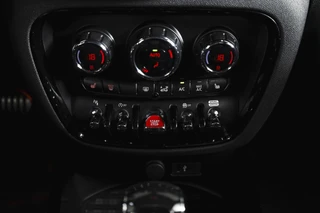 MINI Clubman 2.0 JCW ALL4 Chili  | S/K-Panodak | Adapt. Cruise | Stoelverw. | PDC | Camera | NAV + App.Connect | ECC | Harman Kardon | LM 19" | / 30