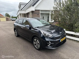 Kia e-Niro Edition 64 kWh 3-FASE ACHTERUITRIJ CAMERA CARPLAY STUUR/STOELVERWARMING / 7