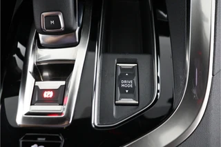 Peugeot 5008 1.2 PureTech Active Pack Business  GT - Trekhaak - All Seasonbanden - Schuif/kantel dak - Virena zekerheidspakket €895 / 68