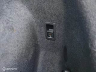 Audi Q3 45 TFSI e S-Line / Pano / Leder / El.Trekh. / Camera / 37