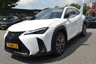 Lexus UX 250h F Sport Design NL-AUTO FACELIFT STOELVERW TRIPLE-LED