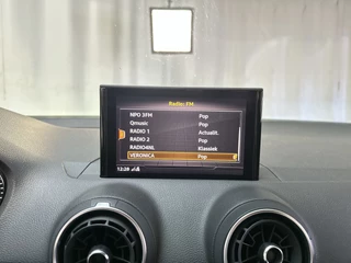 Audi Q2 30 TFSI Epic LED Navigatie Parkeersensoren Climate Control / 18