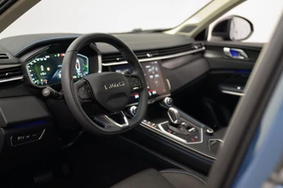 Lynk & Co 01 1.5 261PK Plug-in Hybrid * 360° Camera* Pano/dak Apple/Carplay Adaptive/Cruise / 17