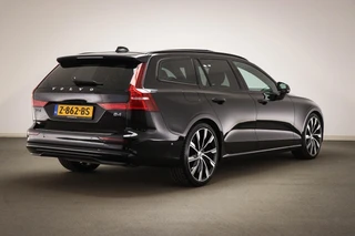 Volvo V60 2.0 B4 Ultimate Dark | PANORAMADAK | HEAD UP | STANDKACHEL | ACHTERBANKVERWARMING | 360 CAMERA | 20" / 2