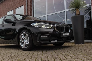 BMW 1-serie 116d F40 Executive Edition | 1e eigenaar | NL Auto | HiFi audio | DAB | LED | Apple Carplay | Rijstrooksensor | Cruise control | Climate control | Sportstuur | Active Guard Plus / 40