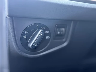 Volkswagen Polo 1.0 TSI Highline Business R Navi/ CarPlay / 23