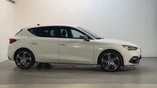 Seat Leon 1.0 TSI FR Business Intense Camera Virtual Cockpit Stoelverwarming Navigatie / 12