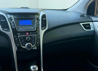 Hyundai i30 1.4 i-Drive / 22