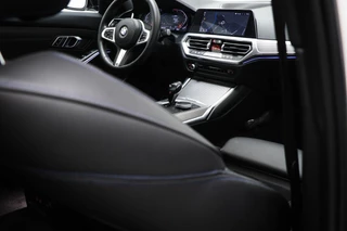 BMW 3-serie 318i M-Sport Executive Edition | AUDIO MEDIA- PACK | DRAADLOZE LADER | DAB | APPLE | CAMERA | 19" / 13
