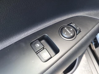 Kia Stonic 1.0 T-GDi MHEV DynamicLine | Navigatie | Camera | Climate control | Cruise control | Apple Carplay / Android Auto | Parkeersensoren achter | / 33