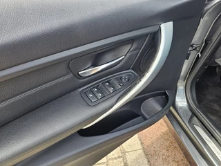 BMW 3 Serie Touring 316i Executive Geen import | Leer | Parkeersensoren / 7