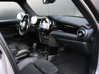 MINI 5-Deurs 1.5 Cooper MINI Yours LEDER | AUT. | SPORTSTOELEN | CAMERA | STOEL/STUURVERW. | CRUISE | NAVI | / 20