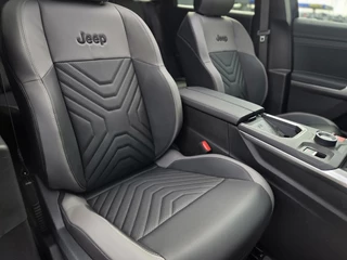 Jeep Compass First Edition 74 kWh  | Apple-Android | Panoramadak | Massagestoelen / 7