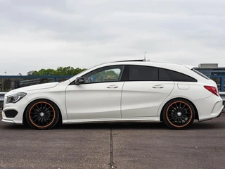 Mercedes-Benz CLA-klasse Shooting Brake 200 OrangeArt AMG Night Edition 156 PK | Panoramadak | Bi-xenon | Camera | Stoelverwarming | Navigatie | 18" / 8