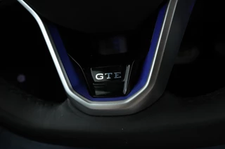 Volkswagen Golf 1.4 eHybrid GTE  Panorama, Apple carplay, Navigatie / 29