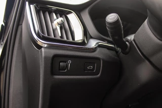 Volvo V60 2.0 B4 Inscription | NL auto | 2e eigenaar | BTW auto | Stuurverwarming | Leer | Cruise control | DAB | Camera | LED | Navigatie | Bluetooth | PDC / 38