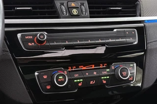 BMW X2 xDrive25e M Sport Panoramadak Harman Kardon Memory Head-Up / 41