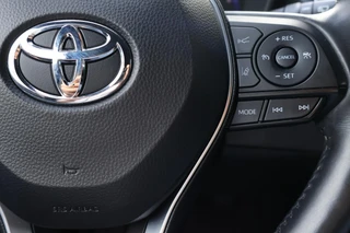 Toyota Corolla 2.0 Hybrid BI-TONE STOEL/WISSER&STUURVERW HEAD UP DISPLAY KEYLESS DAB+ CAMERA LM-VELGEN APPLE/ANDROID / 14
