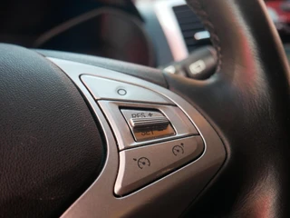 Hyundai ix20 1.6i Premium Camera| Cruise| Navi+BT / 17