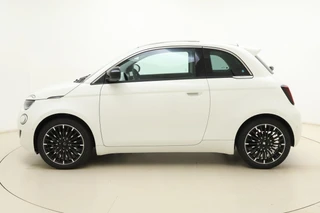 Fiat 500e La Prima 42 kWh | Glazen dak | Cruise control | Camera | Elektrisch verstelbare spiegels / 6
