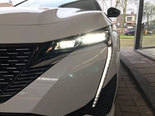 Peugeot 308 SW 1.2 Hybrid 145 e-DCS6 GT / 10