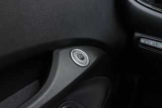 Fiat 500e La Prima 42 kWh | Glazen dak | Cruise control | Camera | Elektrisch verstelbare spiegels / 18