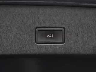 Volkswagen T-Roc 1.5 TSi 150 Pk Automaat R line | Black Style | Trekhaak | Stoelverwarming | Panorama dak | Camera | Adaptive Cruise | Climatronic | Carplay | 19 Inch | 58.509 Km !! / 19