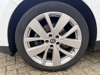 Renault Scénic 1.3 TCe Limited  | Keyless | Navi | Apple / Android | DAB + | PDC v+a | Cruise / 16