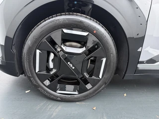 Kia EV3 GT-Line Business Edition 81.4 kWh  - Direct Leverbaar! - Apple Carplay - Adaptieve Cruise Control - Achteruitrijcamera - Stoel-/Stuurverwarming - Fabrieksgarantie t/m 2033 / 15