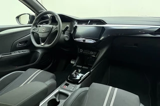 Opel Corsa 1.2 Turbo Hybrid Yes Automaat | Stoel & Stuurverwarming | Navigatie via Carplay | Zwart dak | DAB Radio | Parkeersensoren | Lichtmetalen velgen / 15