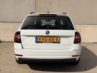 Skoda Octavia Combi 1.8 TSI 4x4 DSG Pano Trekhaak CarPlay Elektrische achterklep / 7