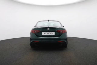 Alfa Romeo Giulia 2.0 Super 200PK Leder l Carplay l Camera l Winterpakket | Memory / 4