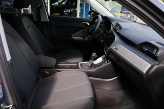 Audi Q3 45 TFSI Hybrid Edition Camera Trekhaak App-connect Stoelverwarming / 20