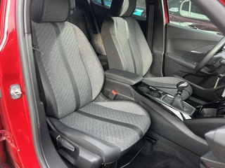 Peugeot 2008 1.2 Turbo 100 PK Allure | Nieuwste Model | Navigatie via Telefoon | LED Verlichting | Cruise Control | Hoge Zitpositie | Parkeersensoren | DAB | Digitaal Dashboard | Half Lederen stoelen | Lichtmetalen Velgen 17 inch | / 38