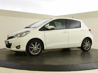 Toyota Yaris 1.3 VVT-i Aspiration | Panoramadak | Navigatie | Camera / 7