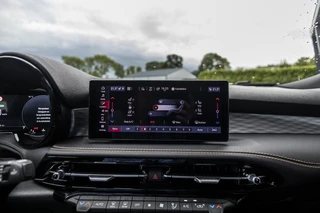 Alfa Romeo Tonale 1.5T Hybrid Veloce  | Elek. achterklep | Leder | NL auto / 31